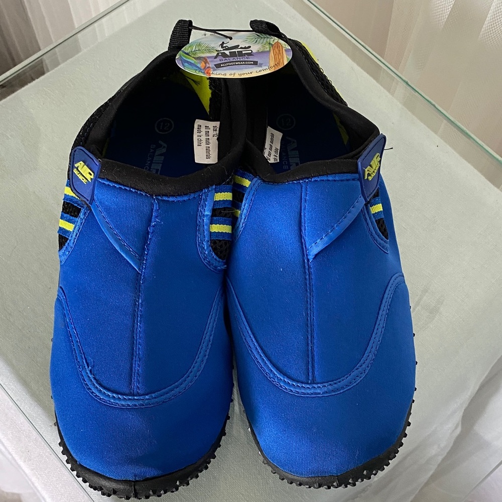 Air Balance Blue Men’s Water Shoes Size 12